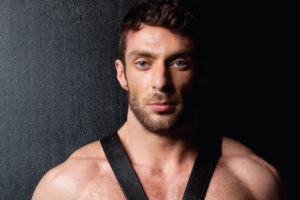 Fluffer: Porn model Scott Carter