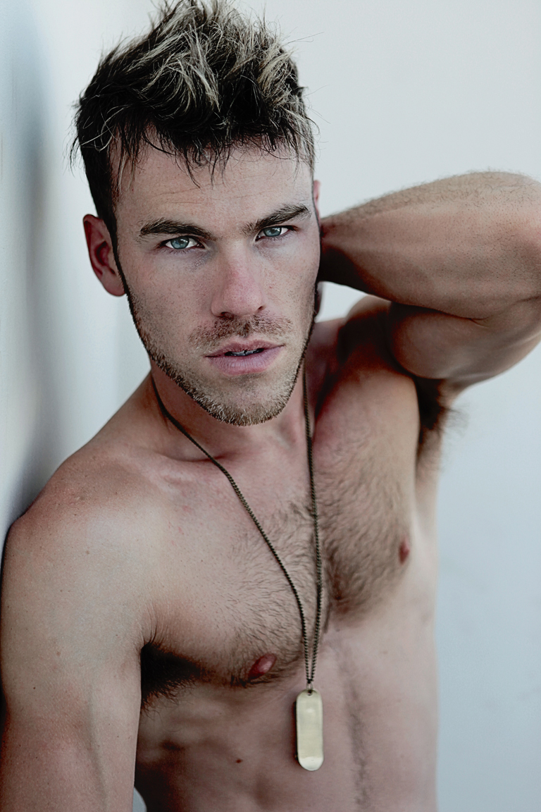 EXCLUSIVE: DW Chase by Carl Proctor - Fashionably Male