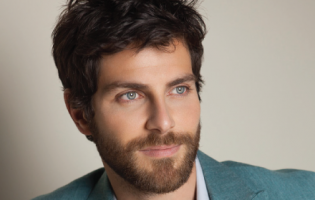 Eye Candy: David Giuntoli for Bello Men