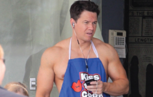 Mark Wahlberg and Dwayne Johnson on set of “Pain & Gain”