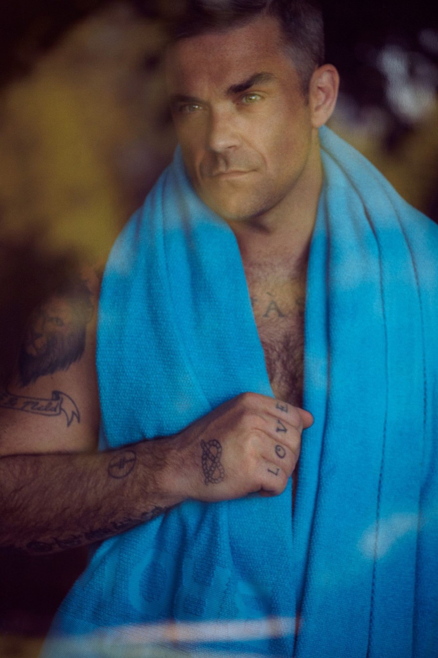 Eye Candy: Robbie Williams in Interview Germany | THE MAN CRUSH BLOG