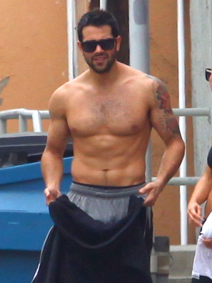 Jesse Metcalfe Shirtless In Los Ange