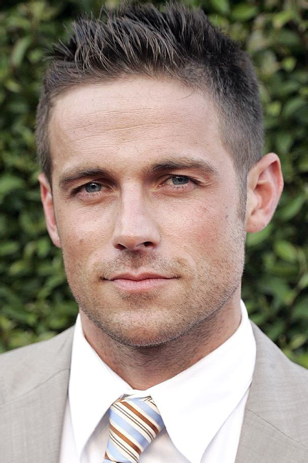 Man Crush Of The Day Actor Dylan Bruce The Man Crush Blog
